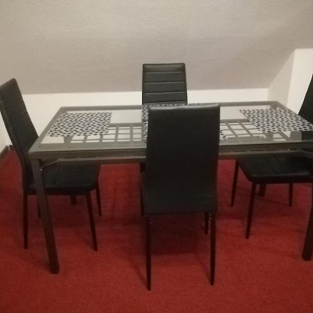 Ferienwohnung In Duesseldorf Hassel Luaran gambar