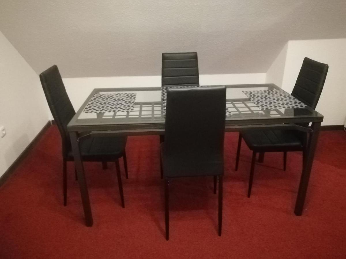 Ferienwohnung In Duesseldorf Hassel Luaran gambar
